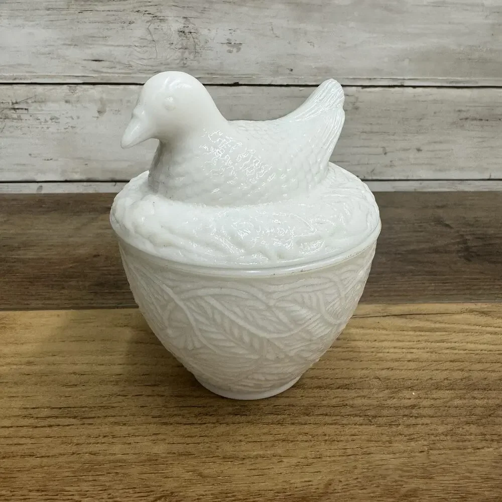AVON - VINTAGE WHITE MILK GLASS BIRD ON A NEST WITH LID - MANY USES